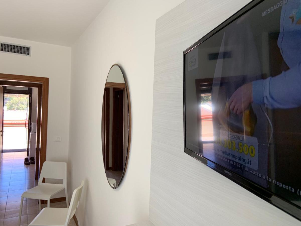 Suites Marilia Apartments Pool Side - Suite Livorno Holiday Home Group מראה חיצוני תמונה